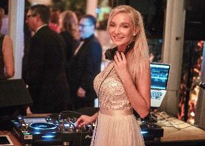DJane et chanteuse Monica Babilon - DJ événementiel et mariage