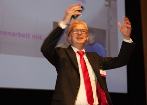 Stefan Häseli, the business comedian