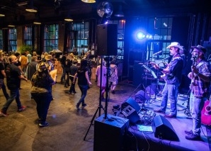 NIGHT-TRAIN, die Country-Rock-Band