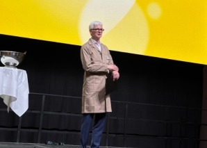 Stefan Häseli, the business comedian