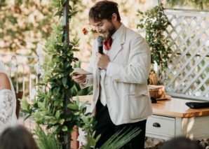 Elijah Knight - Présentateur multilingue pour les affaires, le sport et l'industrie