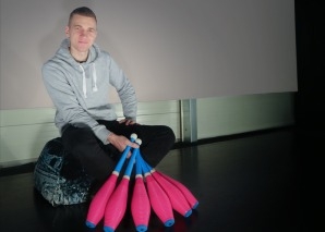 LED-Show mit dem Weltrekord-Jongleur