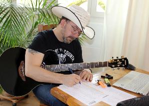 Dolli - Country Music