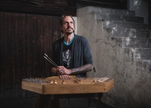 Dulcimer sounds with Ephraim Salzmann
