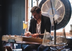 Dulcimer sounds with Ephraim Salzmann