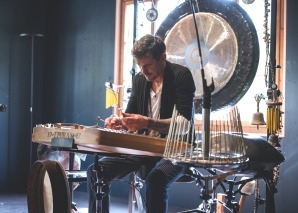 Dulcimer sounds with Ephraim Salzmann