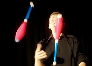 Programme pour enfants avec le jongleur du record du monde