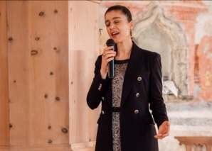 La chanteuse Natalie Gozzi – pour des moments émouvants