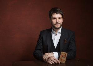 Le devin et le lecteur de palmes Arthur Roscha
