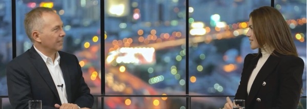 Sarah Robins - Hôte et présentatrice